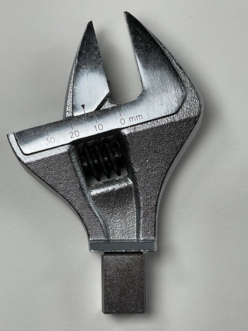 Adjustable Crescent Wrench End 14 x 18